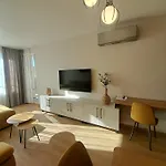 Elegant 1-bedroom In St St Constantine And Helena, Free Parking Apartment *