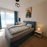 Elegant 1-bedroom In St St Constantine And Helena, Free Parking Apartment *