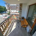 Elegant 1-bedroom In St St Constantine And Helena, Free Parking Apartment Saints Constantine and Helena