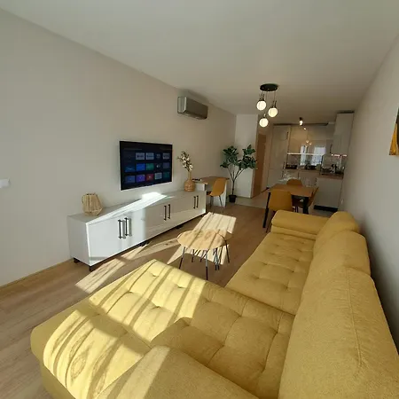 Lejlighed Elegant 1-bedroom In St St Constantine And Helena, Free Parking *