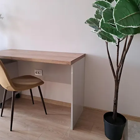 Elegant 1-bedroom In St St Constantine And Helena, Free Parking Appartement St Constantin et Helena