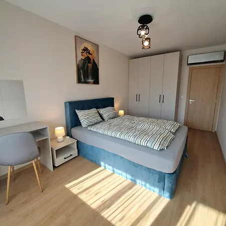 Elegant 1-bedroom In St St Constantine And Helena, Free Parking * St Constantin et Helena