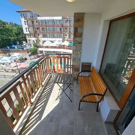 Elegant 1-bedroom In St St Constantine And Helena, Free Parking Apartmán Saints Constantine and Helena