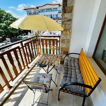 Elegant 1-bedroom In St St Constantine And Helena, Free Parking Appartement *